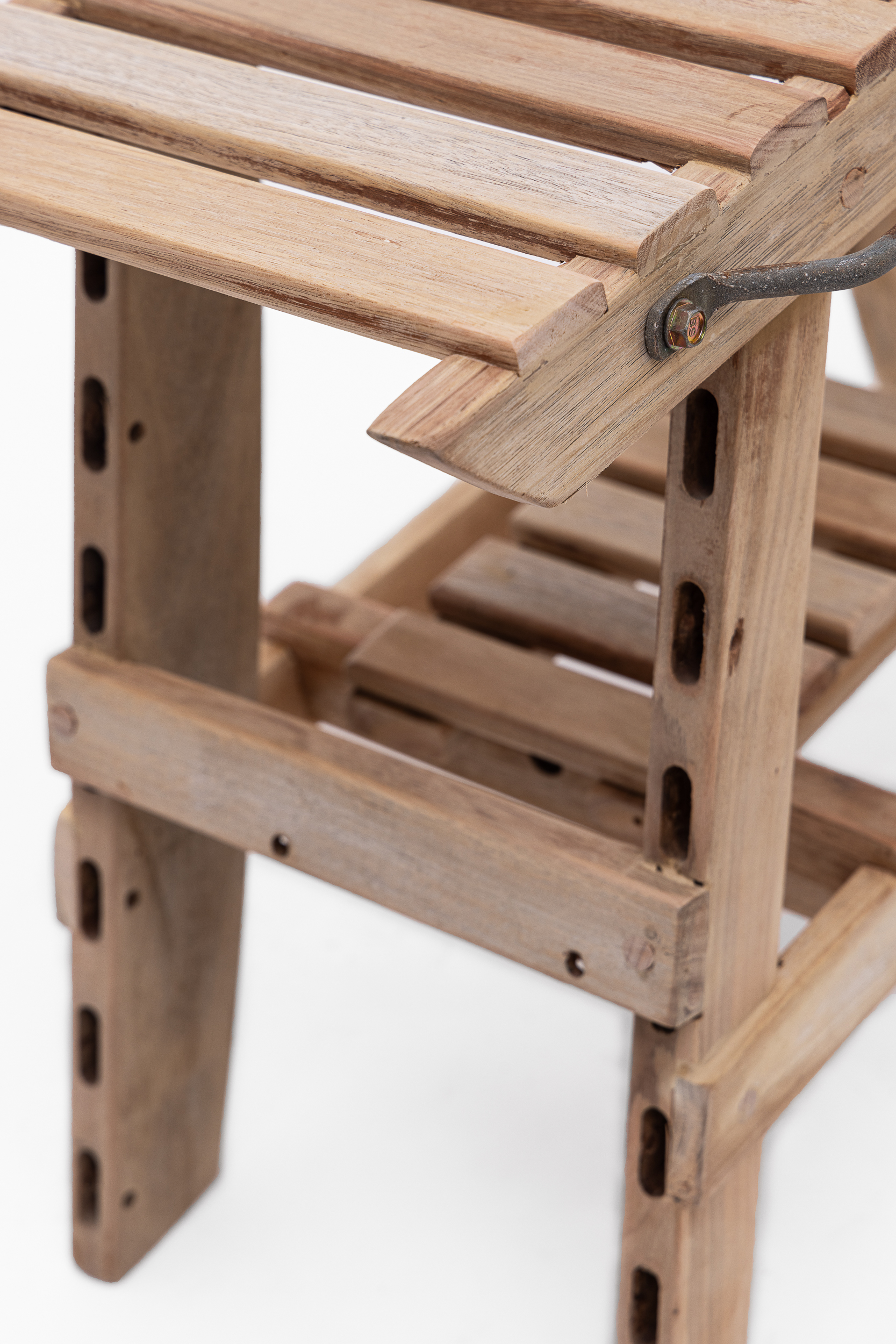 מכיסא לספסל פרט